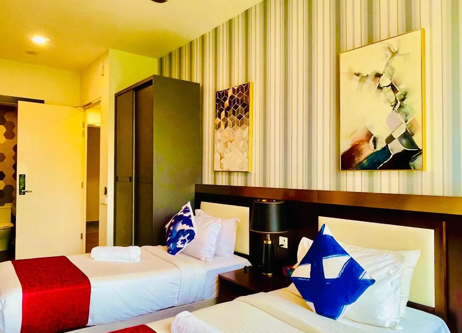 Ceylonz Suites Klcc By Twin Tower View Kuala Lumpur Apartment