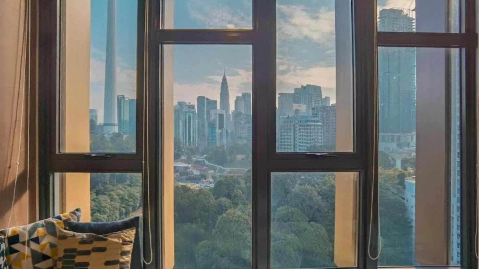 Ceylonz Suites Klcc By Twin Tower View Kuala Lumpur Apartment